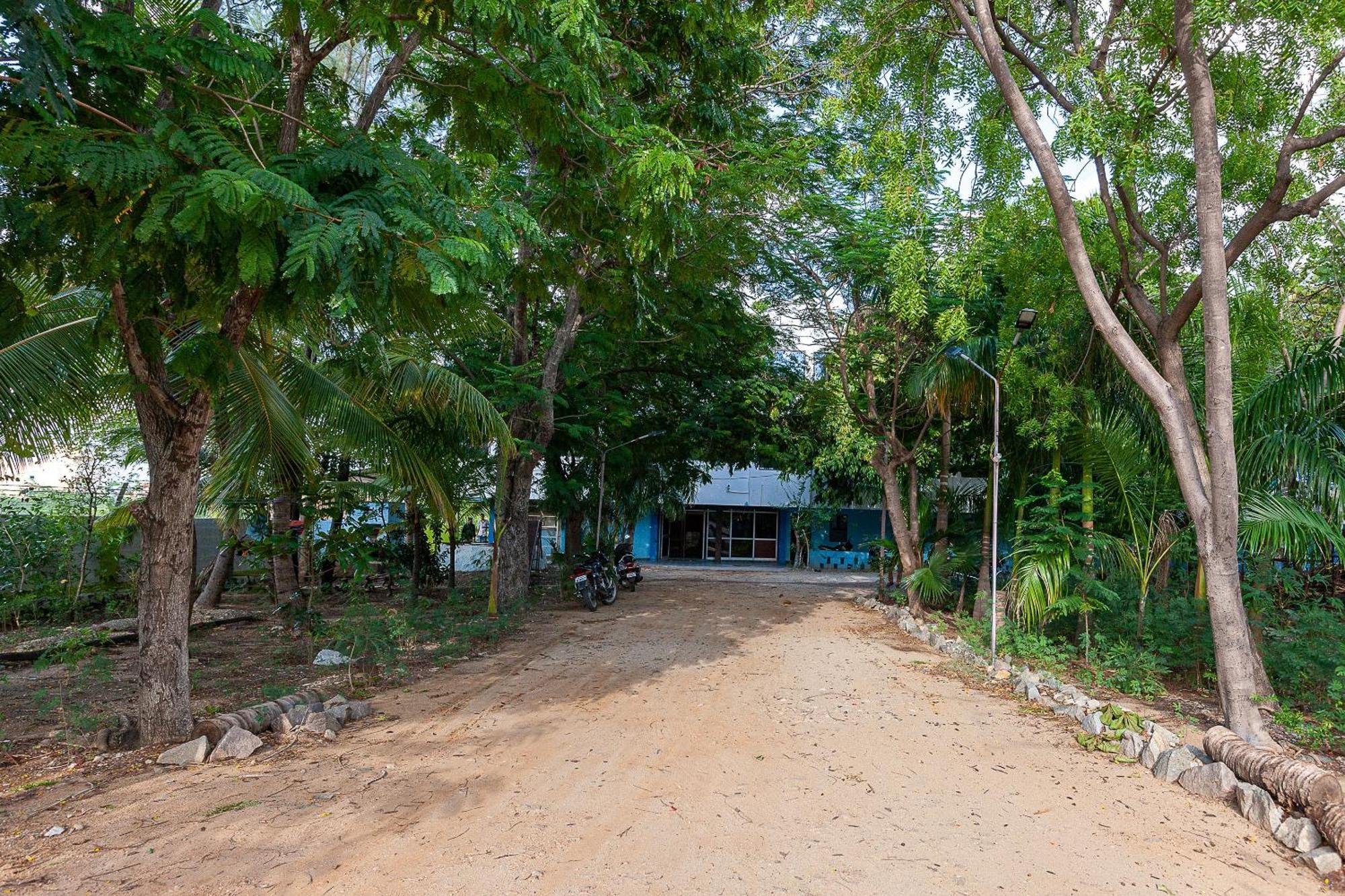 Collection O Ammayi Hotels & Resorts Tiruvannāmalai Exterior photo