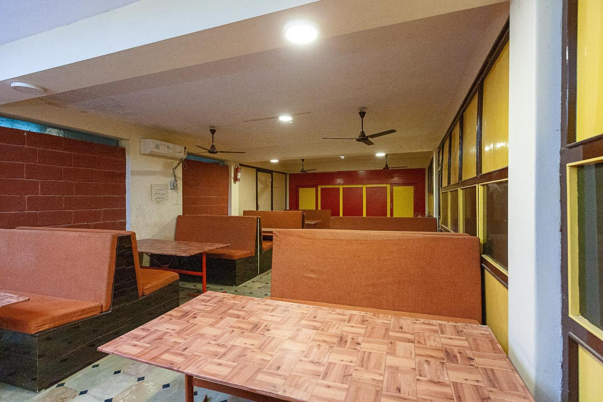Collection O Ammayi Hotels & Resorts Tiruvannāmalai Exterior photo
