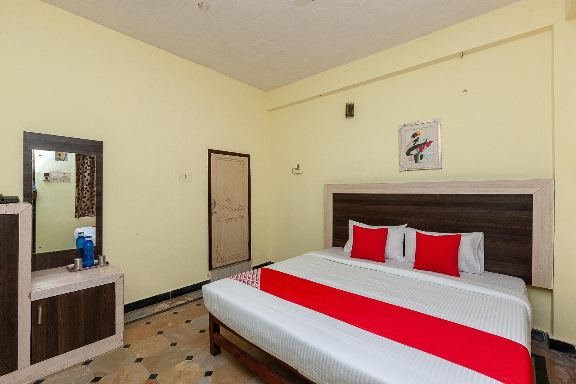 Collection O Ammayi Hotels & Resorts Tiruvannāmalai Exterior photo