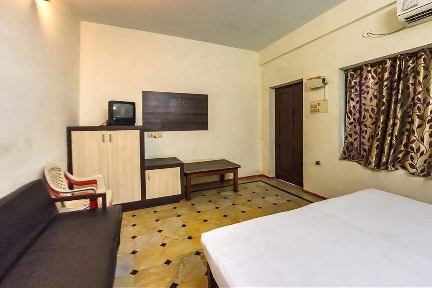 Collection O Ammayi Hotels & Resorts Tiruvannāmalai Exterior photo