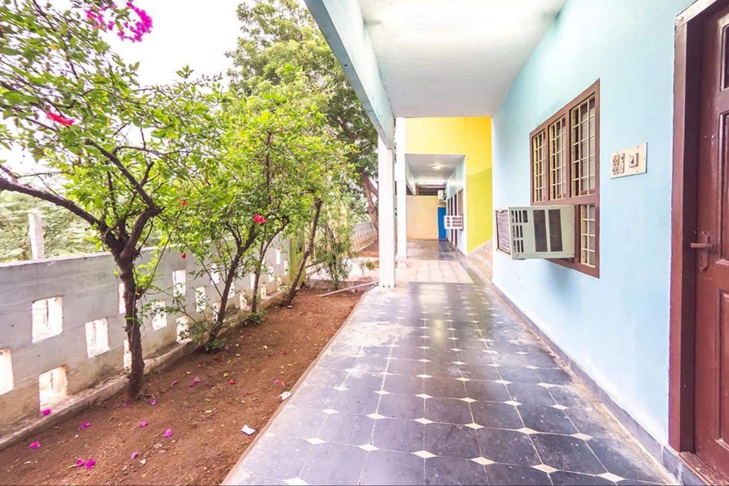 Collection O Ammayi Hotels & Resorts Tiruvannāmalai Exterior photo